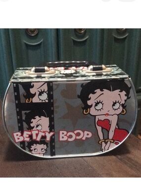 VINTAGE Retro Betty Boop Metal Box Purse
